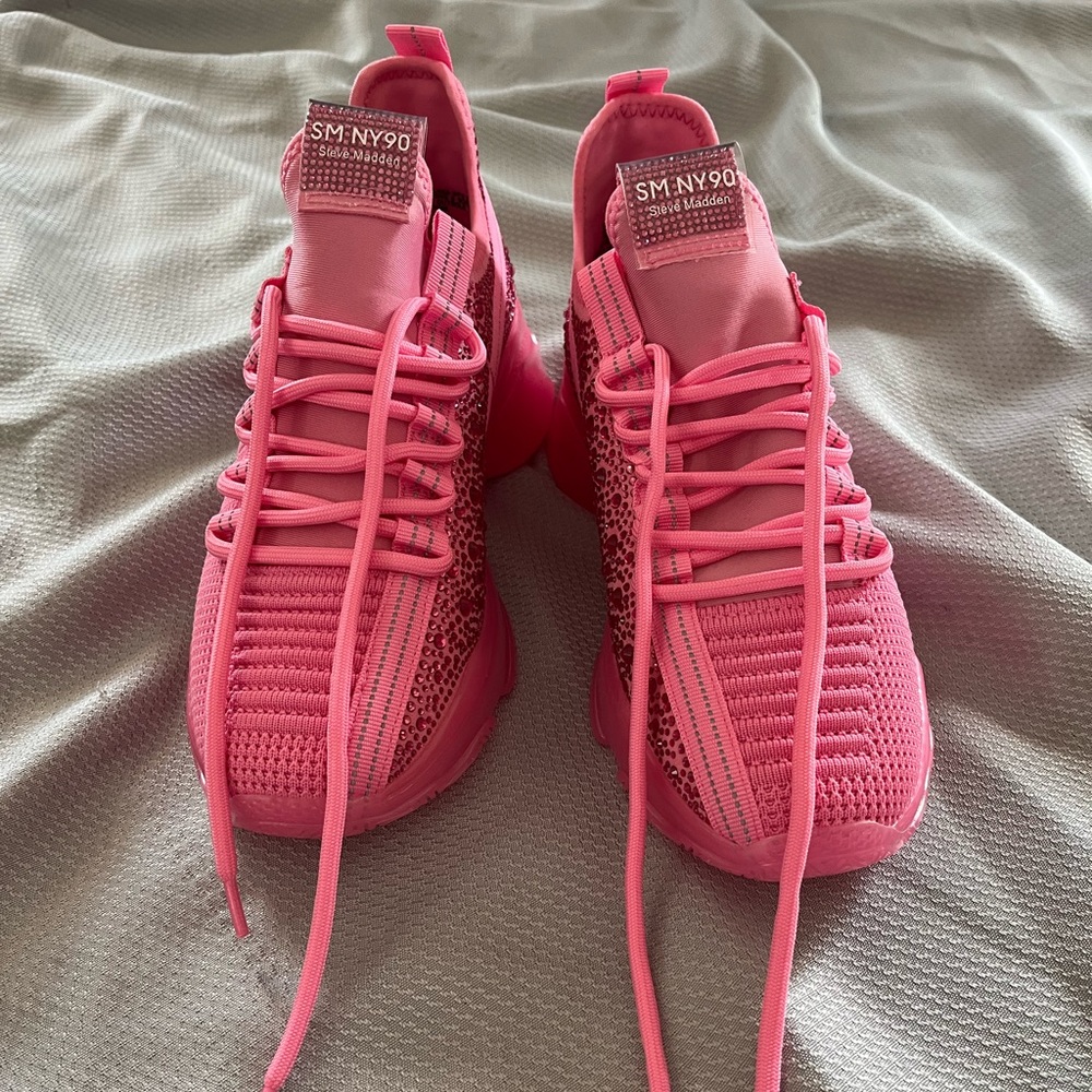 Steve Madden bright pink size 10 shoes